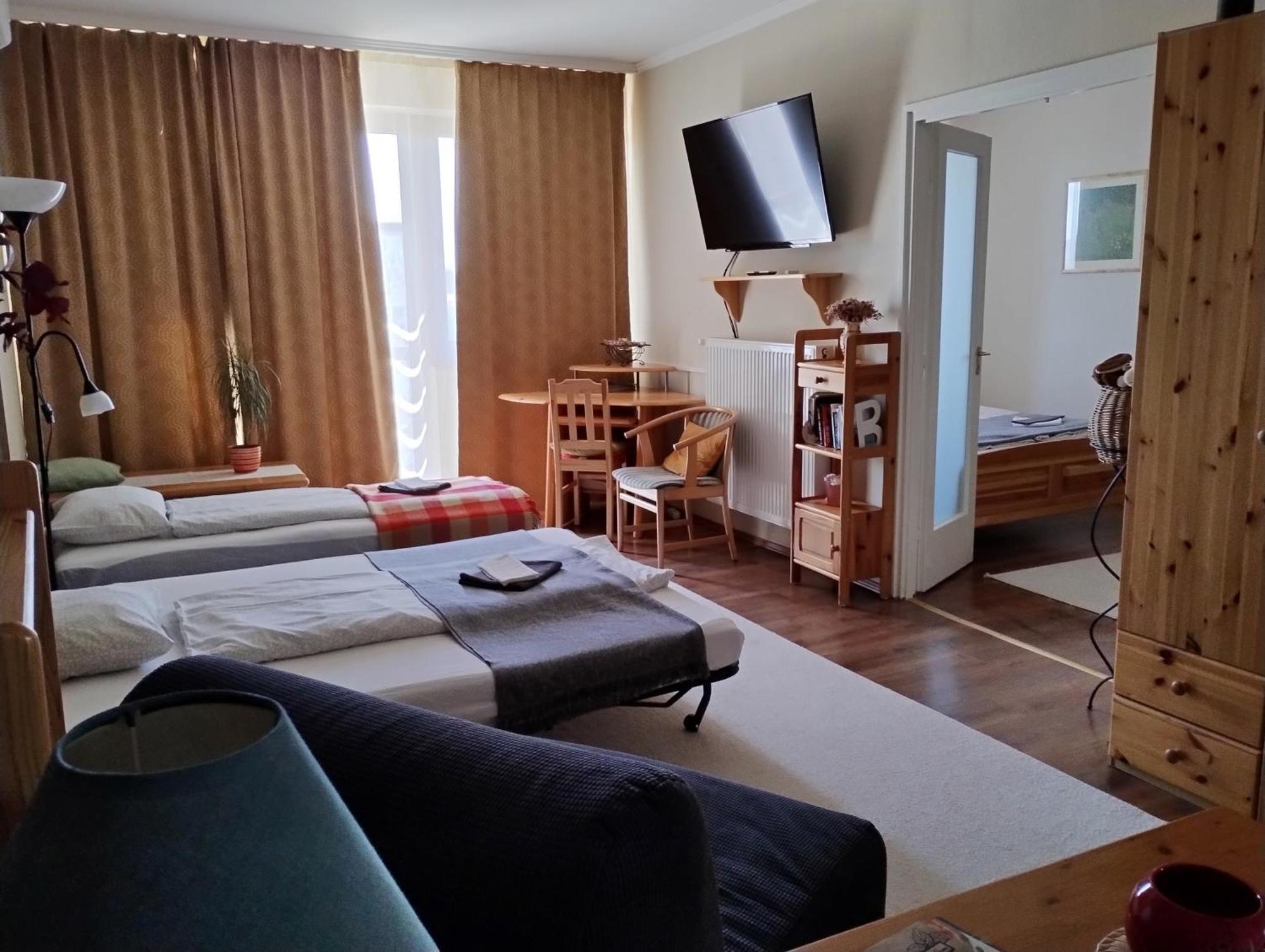 St. Benedek Apartmanlakas Lägenhet Mezőkövesd Exteriör bild