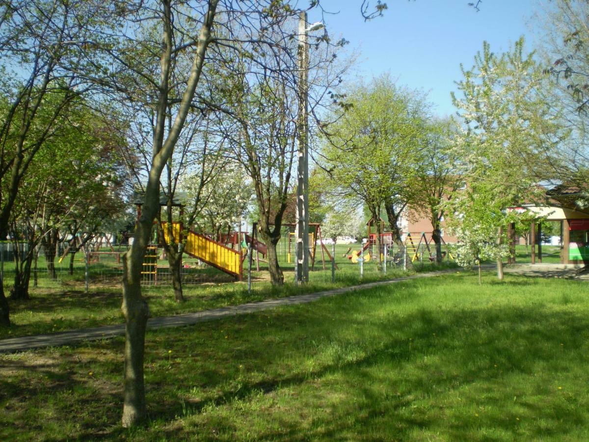 St. Benedek Apartmanlakas Lägenhet Mezőkövesd Exteriör bild